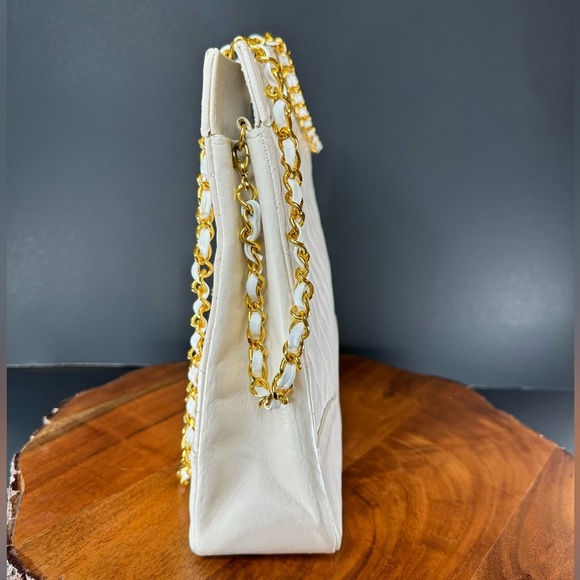 Vintage Chanel White 31 Shopping Tote - Picture 4 of 14